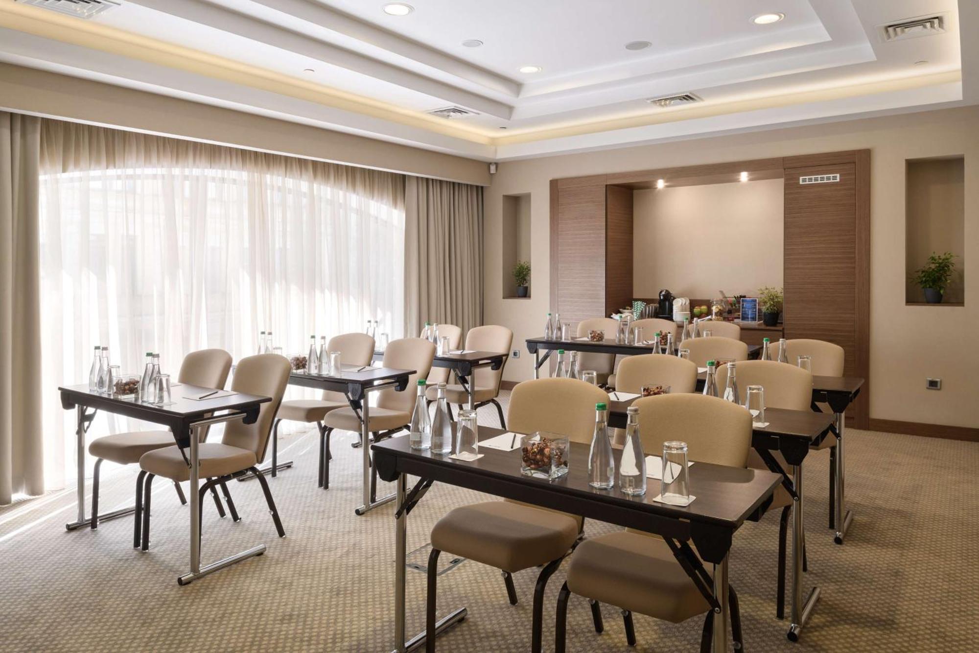 Radisson Blu Hotel, Kyiv Podil City Centre Esterno foto