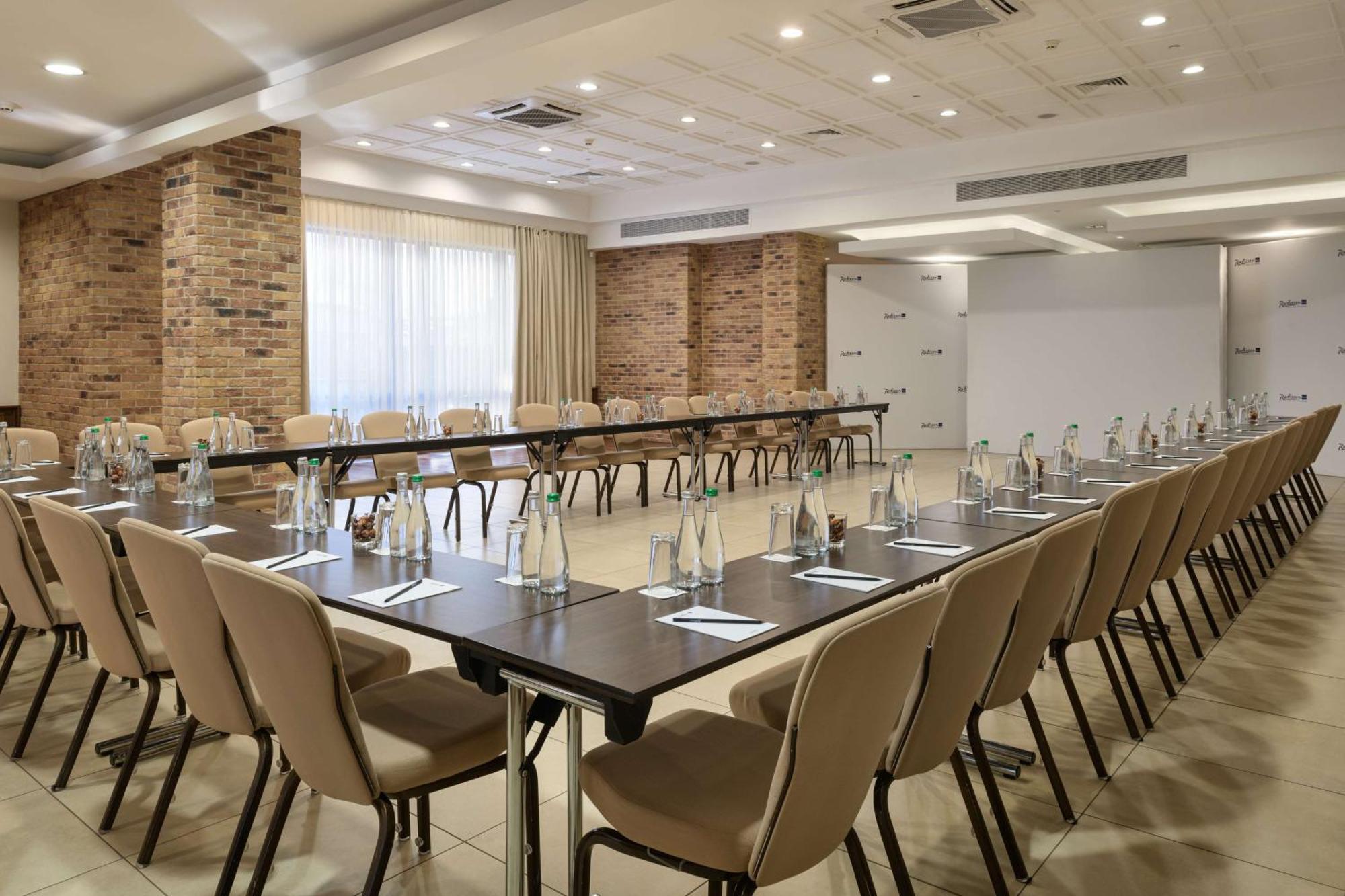 Radisson Blu Hotel, Kyiv Podil City Centre Esterno foto