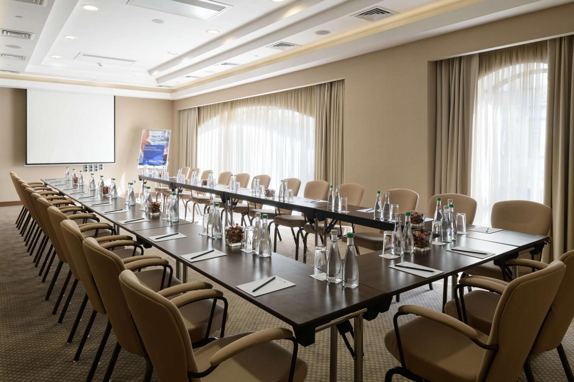Radisson Blu Hotel, Kyiv Podil City Centre Esterno foto