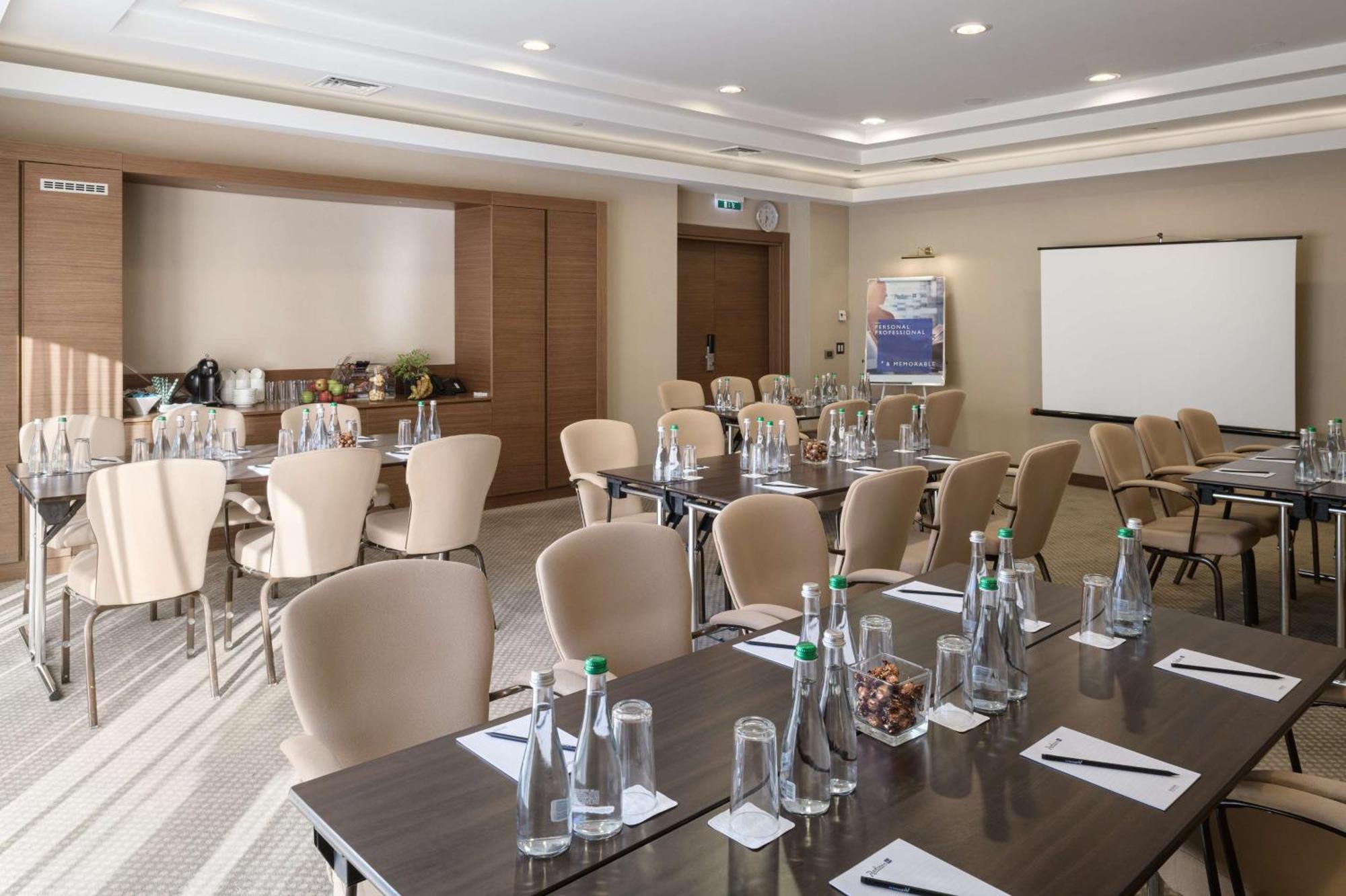 Radisson Blu Hotel, Kyiv Podil City Centre Esterno foto